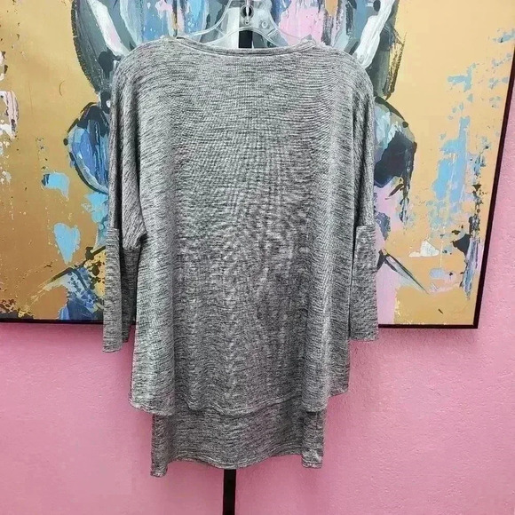 Tribal Heathered Gray V-Neckline Tunic - Picture 2 of 6